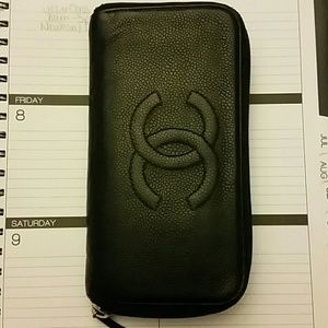 Additional pictures of Chanel wallet